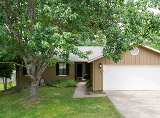 2737 N Wakefield Pl, Fayetteville, AR 72703