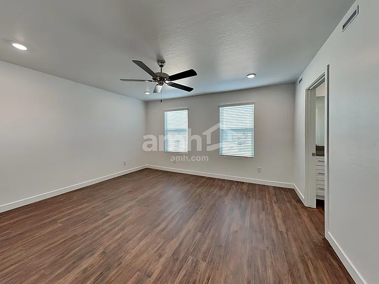 2128 W Alicia Dr — Photo 8