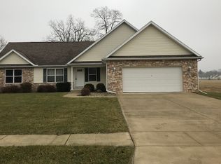 1019 Indian Ridge Dr, Bowling Green, OH 43402