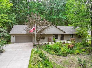 8675 N Loxley Rd, Roscommon, MI 48653