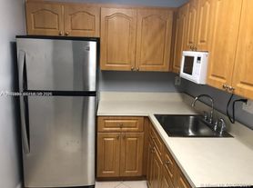 8405 NW 8th St, Miami, FL