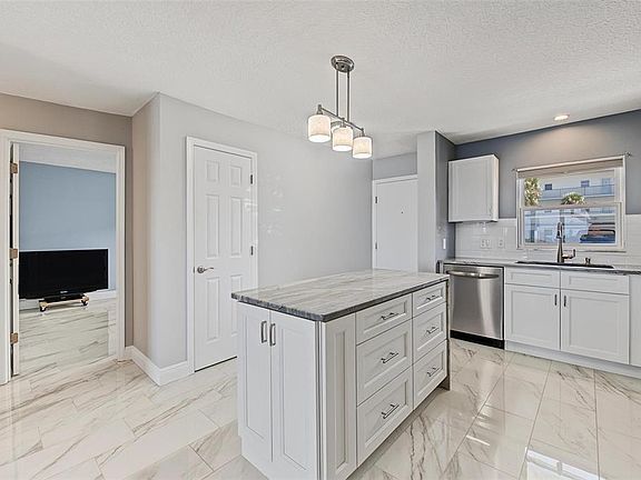 3rd image of 7 DUNOON PLACE #104