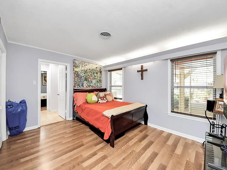 142 Wall St — Photo 19