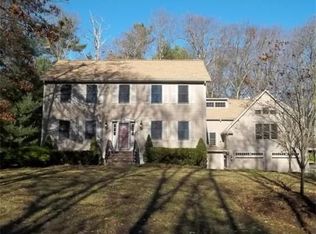 19 Deerfield Dr, Bridgewater, MA 02324