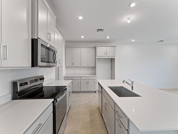 4th image of 14098 SW Thorens Drive