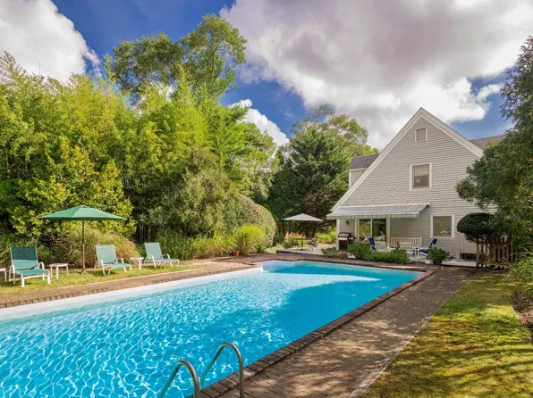 47 W Gate Rd, Wainscott, NY 11975