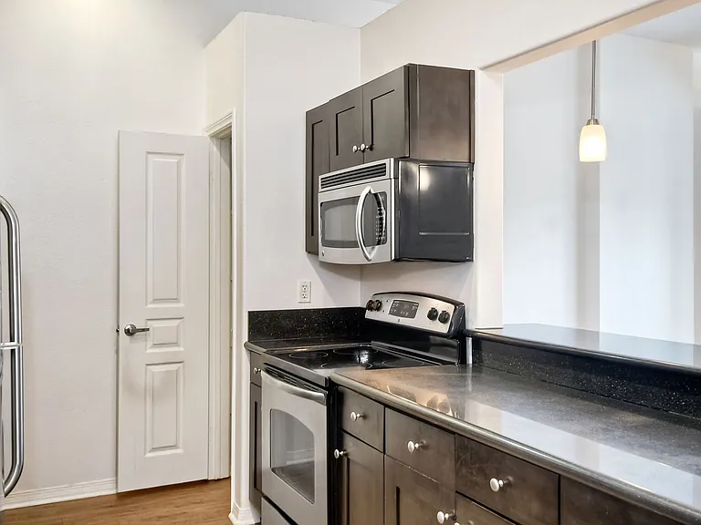 Harborview Apartments — Photo 51