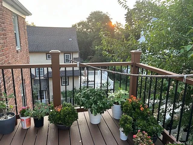 225 Thompson Shore Rd #2F — Photo 9