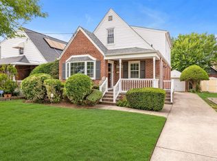 1415 Park Ave, New Hyde Park, NY 11040