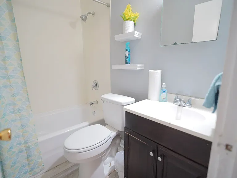 1308 Coleman St — Photo 12
