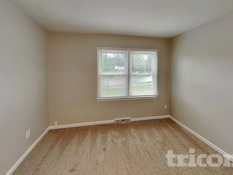 6010 Sullins Rd — Photo 8