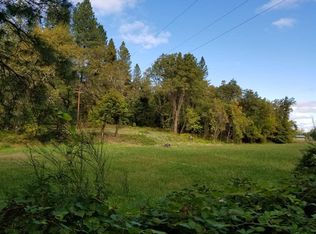 567 Riverbanks Rd, Grants Pass, OR 97527