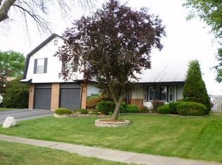 817 Indiana Ln, Elk Grove Village, IL 60007