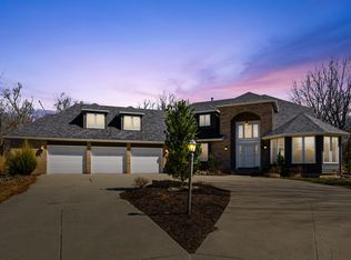 25 Timber Ridge Dr, Coal Valley, IL 61240