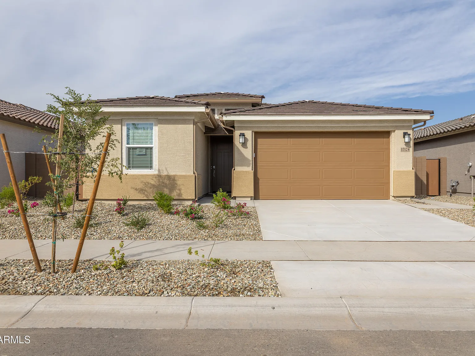 4 bed, 3.0 bath, 2105 sqft, $2,600 — Photo 1