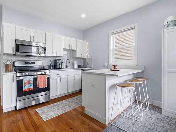 2nd image of 130 Boston St
