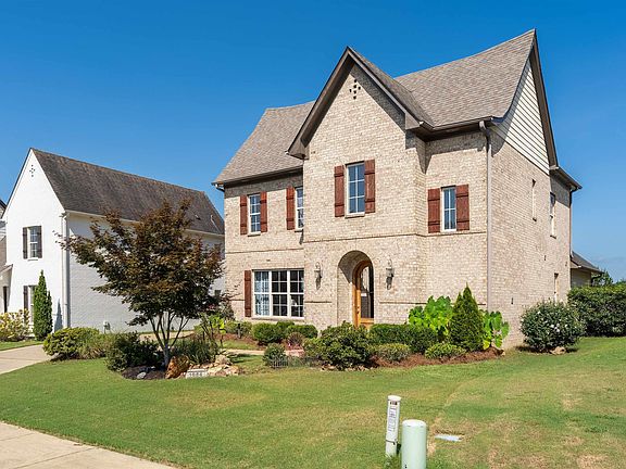 3rd image of 1056 Evan Cir
