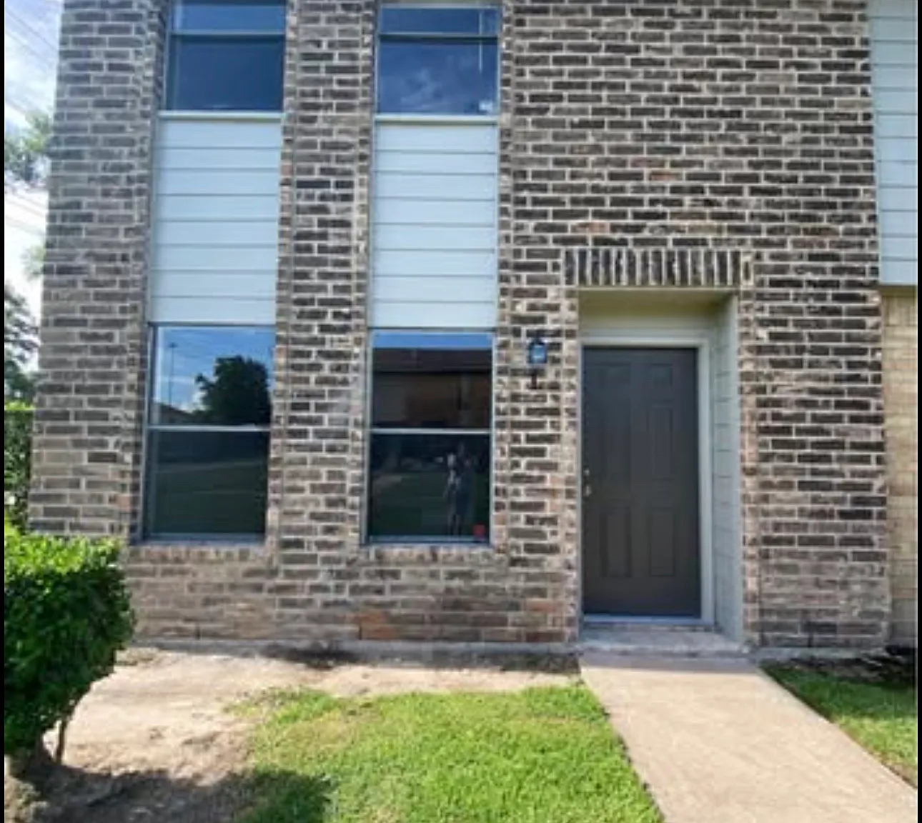 2 bed, 1.5 bath, 1332 sqft, $1,200 — Photo 1