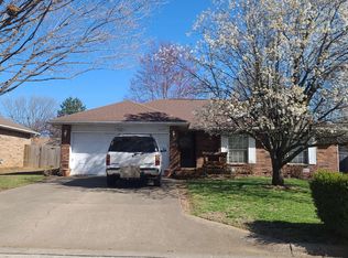 3849 W Harrison St, Springfield, MO 65802