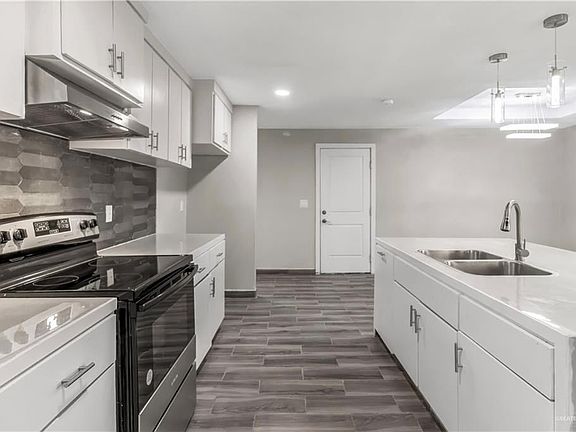 5th image of 901 S 16th Ave