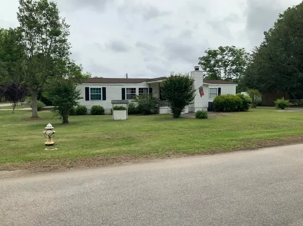 1297 Carolina Ave, Holly Hill, SC 29059