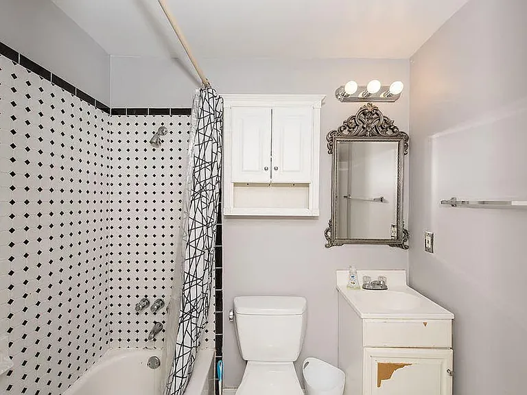 1631 4th St NW #B — Photo 3