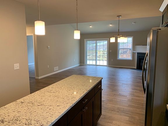 5th image of 241-251 Jonathan Ln
