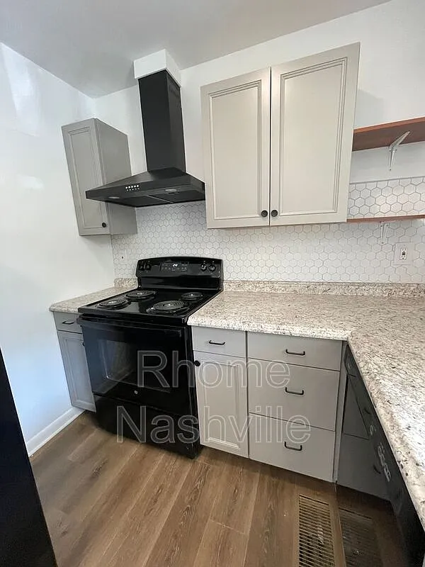 2 bed, 1.0 bath, 800 sqft, $1,500 — Photo 3