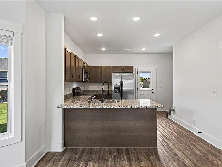 319 Front Ridge Cir — Photo 11