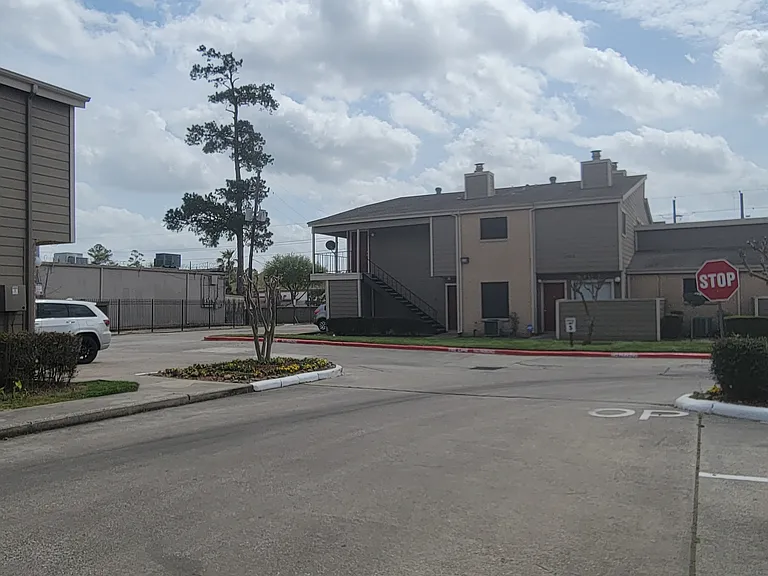 Trailing Vine Apartments — Photo 26
