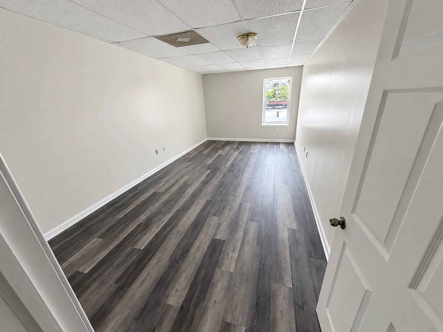 3 bed, 900 sqft, $1,700 — Photo 4