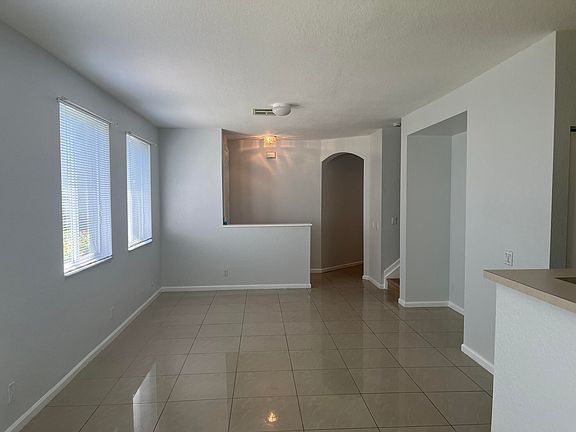 4th image of 3231 Laurel Ridge Cir