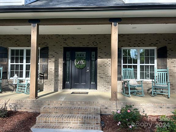 3rd image of 165 Riverwalk Dr