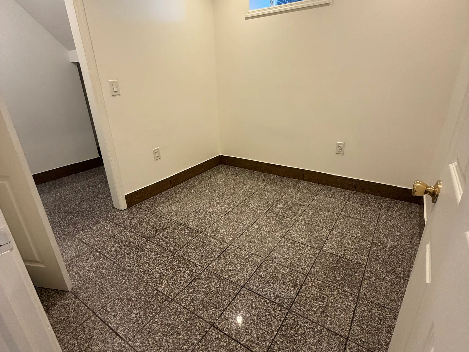 2 bed, 900 sqft, $2,000 — Photo 3