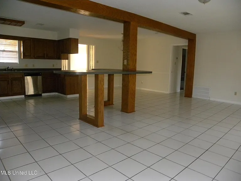 2507 Parkway Rd — Photo 6