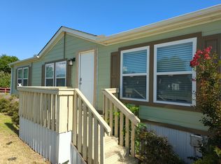 106 Candlewood Cir, Gainesville, TX 76240
