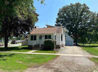 509 S Walnut St, Wenona, IL 61377