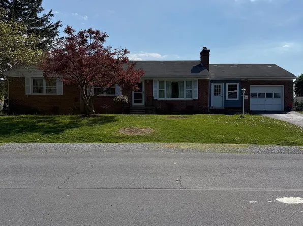 131 Country Club Cir, Winchester, VA 22602