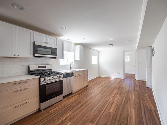 2nd image of 3107 N Harding Ave #1E