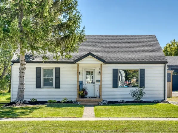 84 Cameron Ave, Essex, ON N8M 2L5