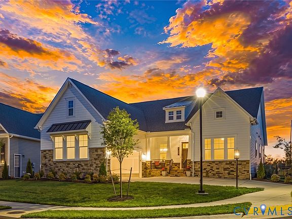 2nd image of 900 Landon Laurel Ln