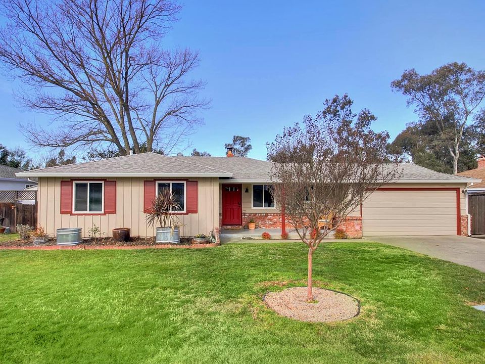 2nd image of 4227 Oak Knoll Dr