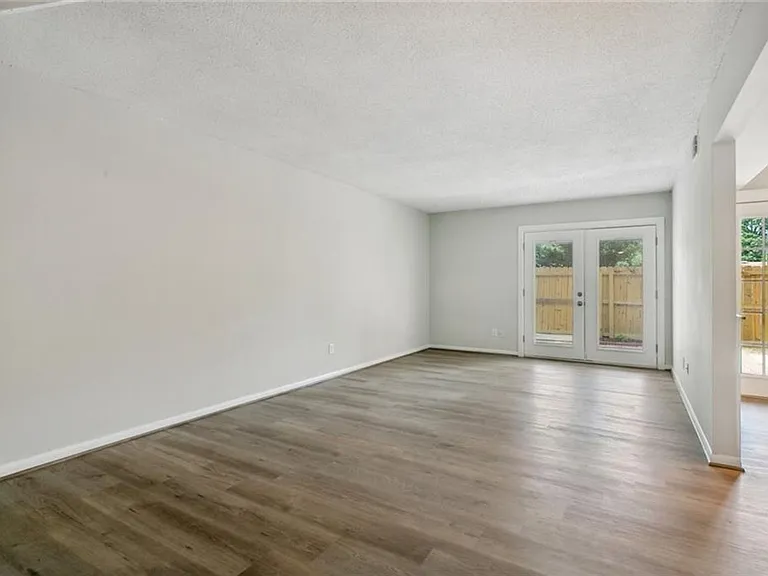 6442 Duquesne Pl — Photo 8