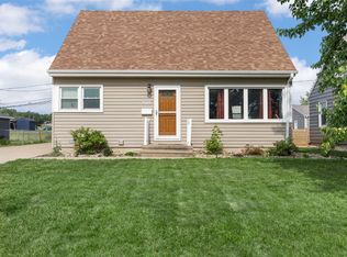 908 18th St SW, Cedar Rapids, IA 52404