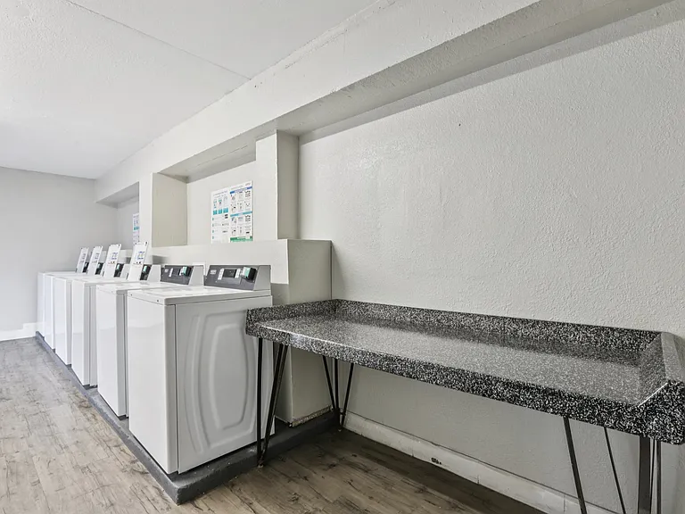 Bella Mar Apartment Homes — Photo 20