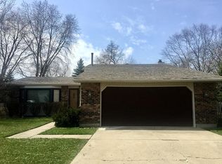 4460 Oriole Ct, Gurnee, IL 60031