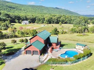 8064 Arabian Ln, Catawba, VA 24070