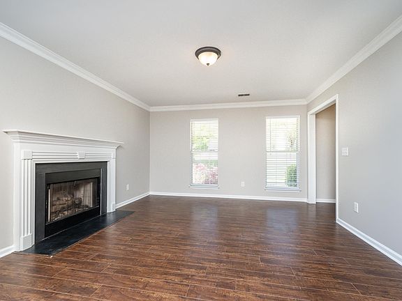2nd image of 112 Bonnie Woods Dr