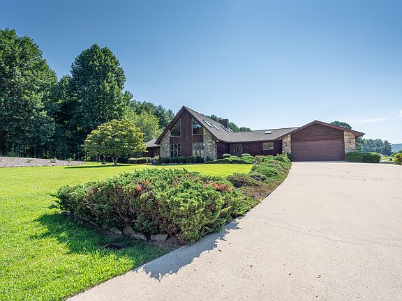 5th image of 722 Windover Dr