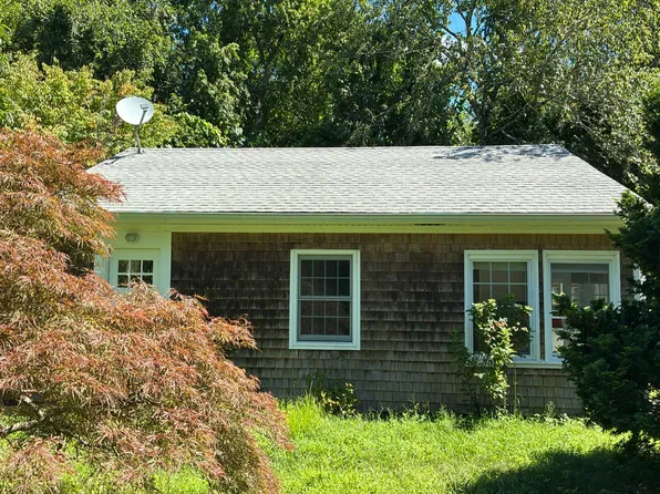 477 South Rd, South Kingstown, RI 02879